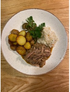 Свинина по немецки с бэби картофелем